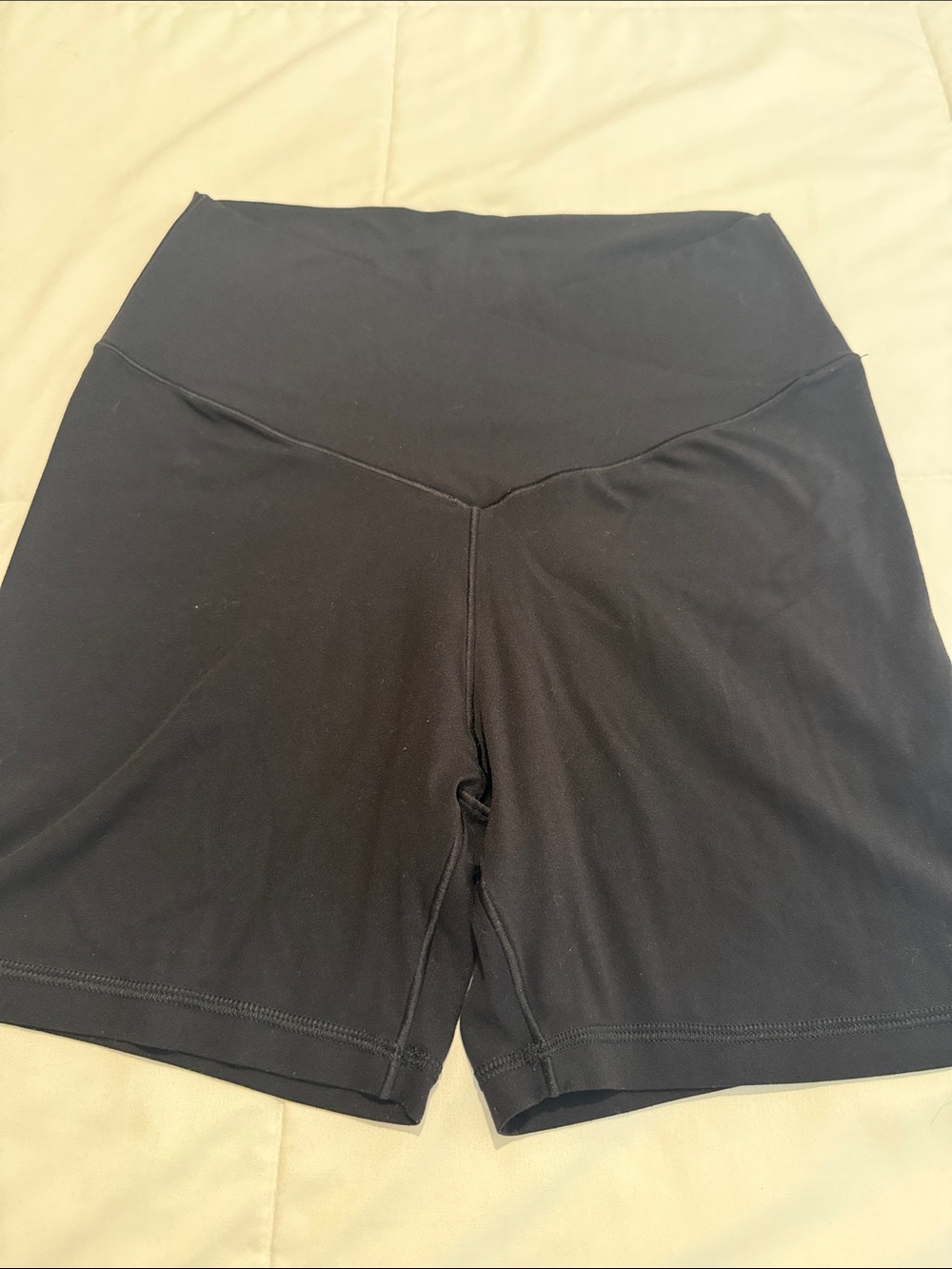 Aerie Offline Black Women's High-Waist Performance Shorts. 5” crossover.